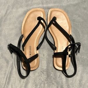 Black Lucky Brand size 8 black sandals.